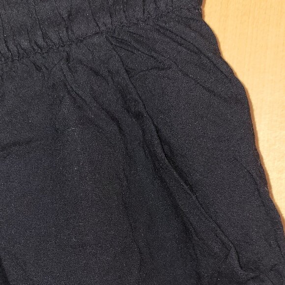 Divided by H&M black elastic waist shorts with pockets size XS - Picture 2 of 4